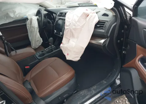 2018 Subaru Outback 3.6R Touring из США, поврежденный, VIN 4S4BSETC1J3318601